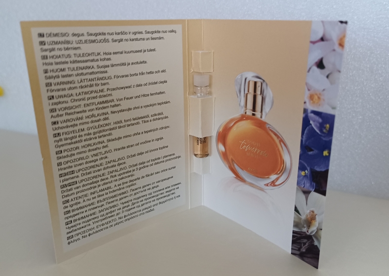 AVON TTA TOMORROW  EdP für Sie  /Karte mit Duftprobe